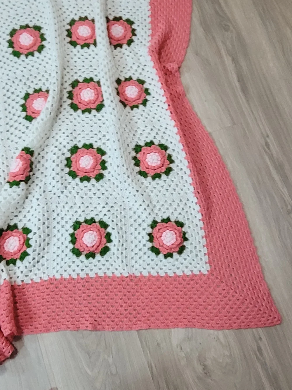 Handmade Crochet Yarn Pink And White 3d Rose Afghan Blanket  77 x 61